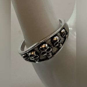 SILVERTONE MENS SKULL BAND RING SIZE 13 1/2